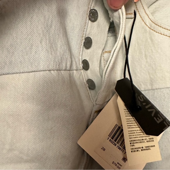 Levi’s High Rise Light Wash Deconstructed Jean Patchwork Raw Hem Skirt NWT 28 - Picture 6 of 16